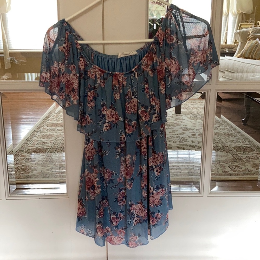 Ladies top cap sleeve